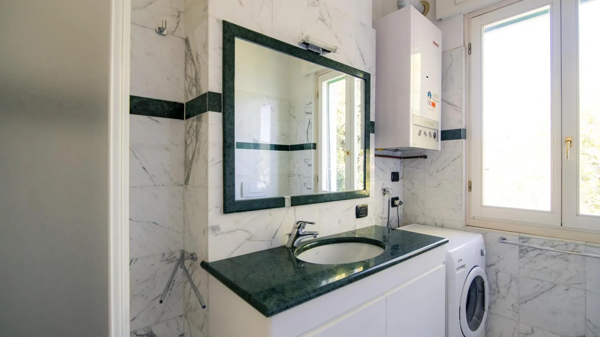 Apartment Heavenly Views On Lake Como - Terrace & Hot Tub Italien